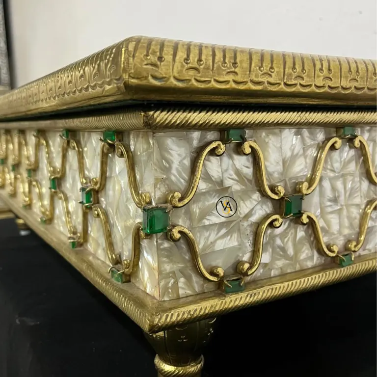 mother-of-pearl-jewelry-storage-box-close-view-2